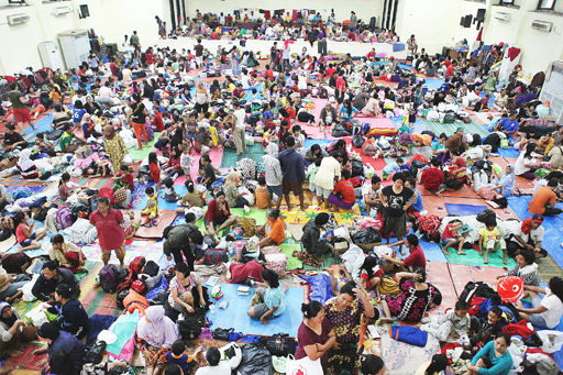 Indonesia Gần 64 000 người phải đi sơ tán vì lũ lụt hoành hành